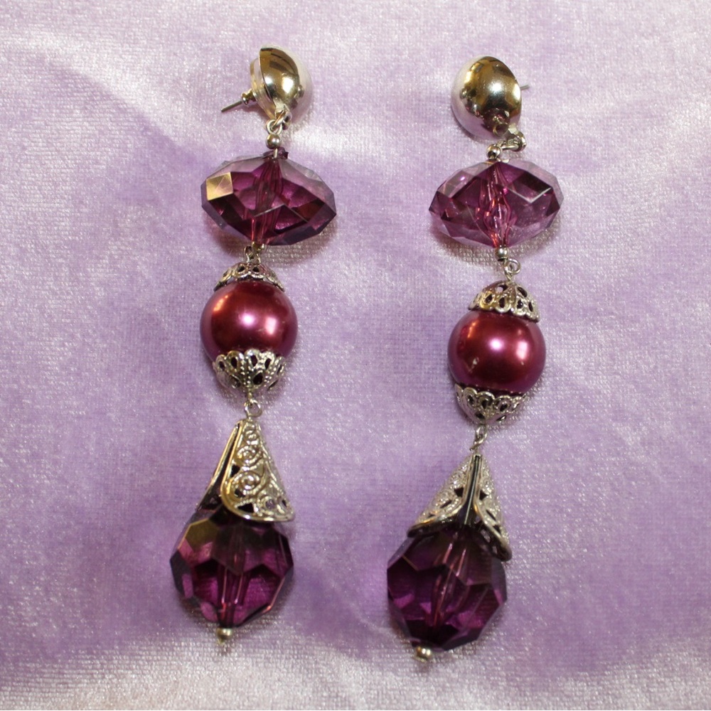 Super cute chunky purple dangling earrings